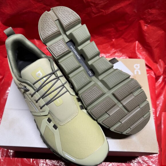 BNIB On Running Cloud 6 Waterproof, Caper/Grove, size 11 - Picture 3 of 4